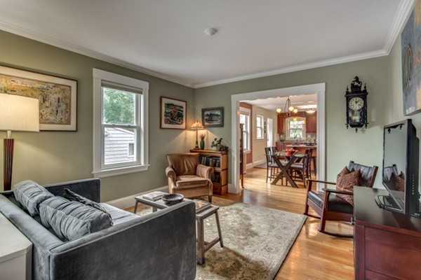 42 Prentice Street Waltham, MA 02451 - Photo 3 of 30 Gallery Image 3