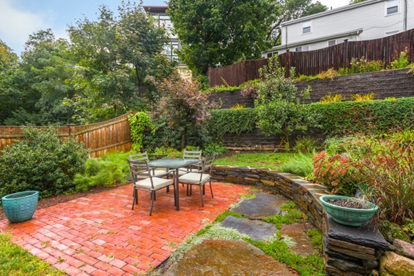 42 Prentice Street Waltham, MA 02451 - Photo 4 of 30 Gallery Image 4