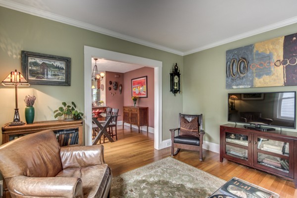 42 Prentice Street Waltham, MA 02451 - Photo 8 of 30 Gallery Image 8