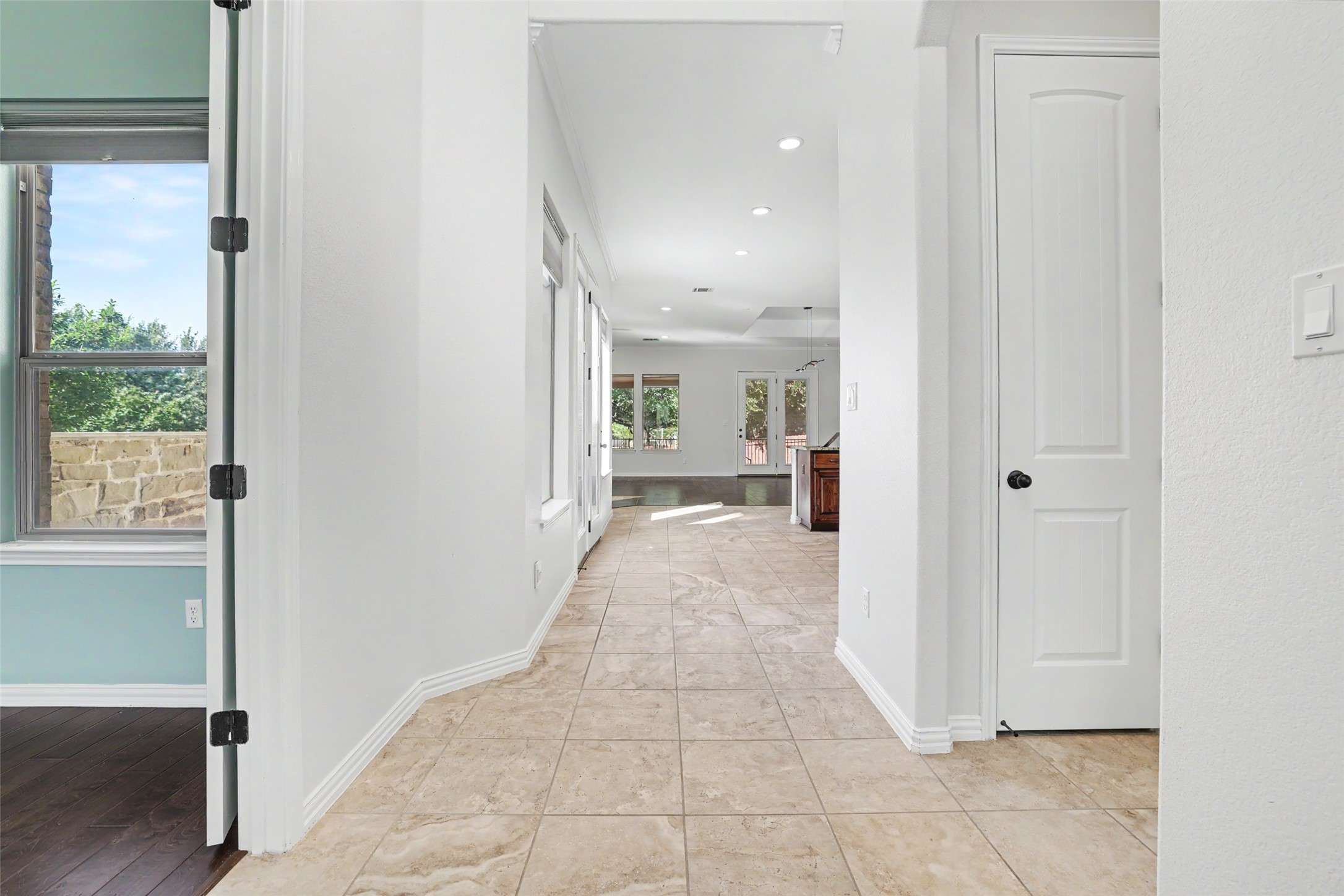1020 Winding Way Drive Georgetown, TX 78628 - Photo 5 of 32 Hallway with baseboards and recessed lighting