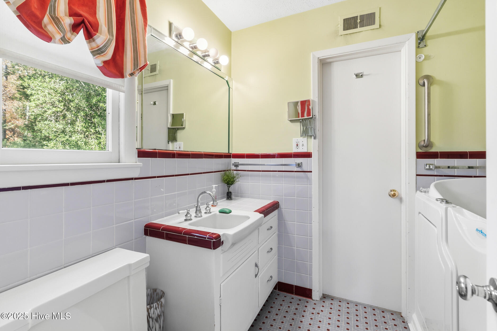 703 Stanley Avenue Rockingham, NC 28379 - Photo 28 of 73 bathroom 2