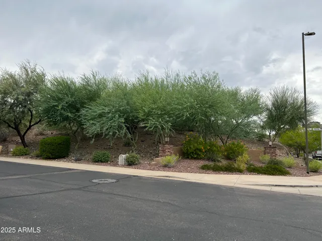 $3,800 | 8131 North 13th Way, Phoenix, AZ 85020