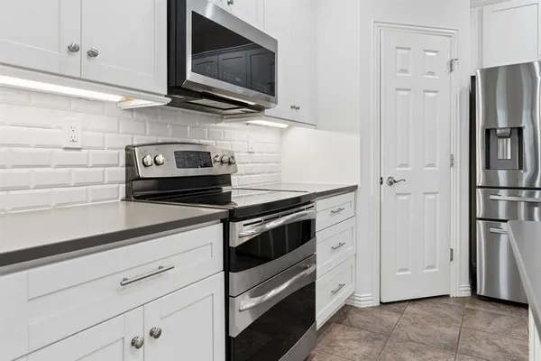 $575,000 | 9505 Rivercrest Drive, Denton, TX 76207