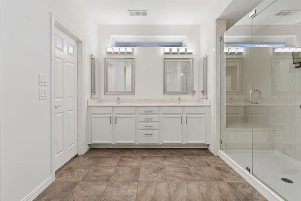 $575,000 | 9505 Rivercrest Drive, Denton, TX 76207