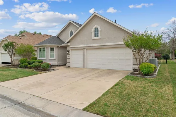 $575,000 | 9505 Rivercrest Drive, Denton, TX 76207