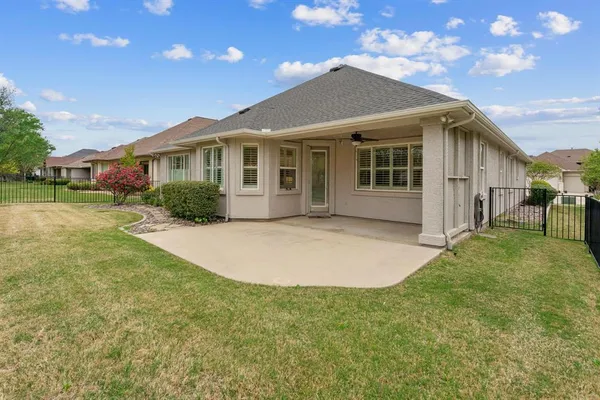 $575,000 | 9505 Rivercrest Drive, Denton, TX 76207