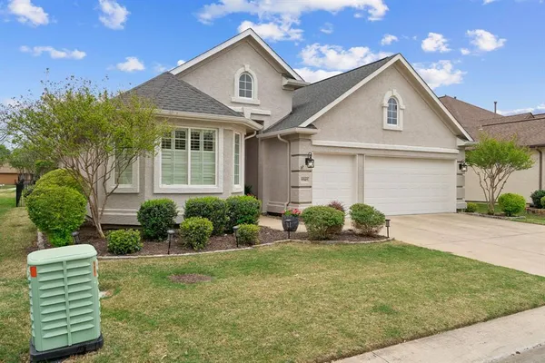 $575,000 | 9505 Rivercrest Drive, Denton, TX 76207