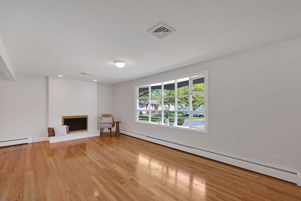 26 Andover Road Longmeadow, MA 01106 - Photo 3 of 36