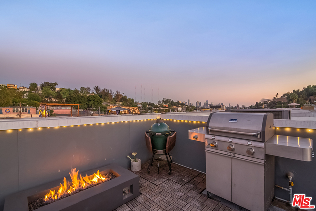 2209 Polyscope Place Los Angeles, CA 90026 - Photo 2 of 30