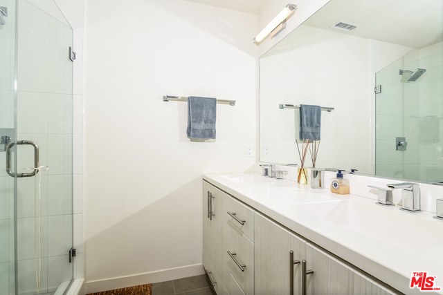 2209 Polyscope Place Los Angeles, CA 90026 - Photo 17 of 30