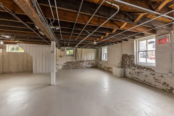 a view of room with refrigerator