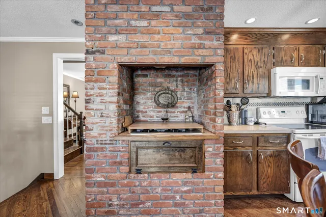 $499,900 | 89 Merriman Road, Wethersfield, CT 06109