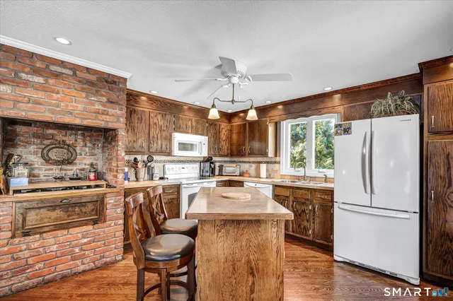 $499,900 | 89 Merriman Road, Wethersfield, CT 06109