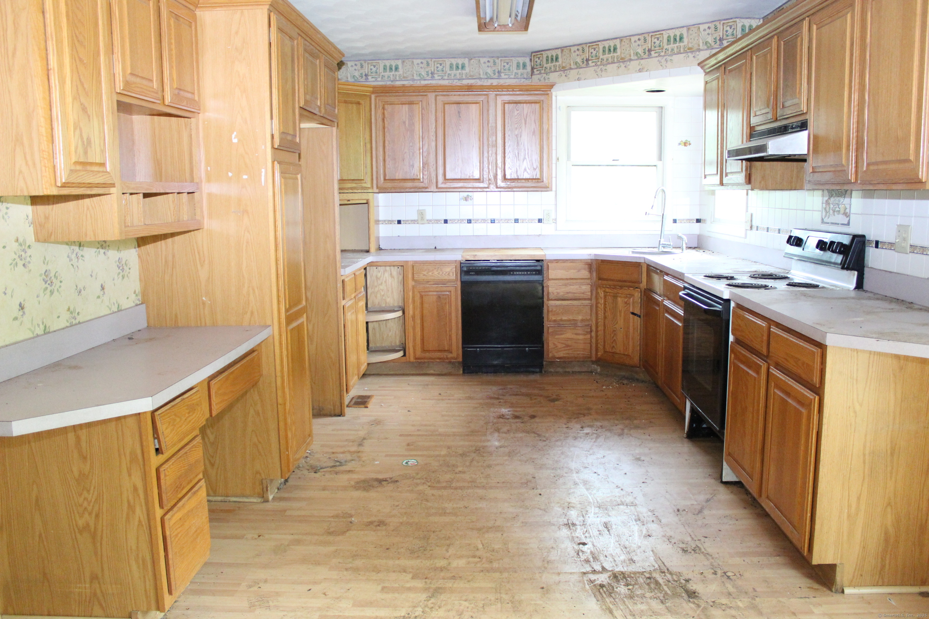 65 Wellswood Road Hebron, CT 06231 - Photo 4 of 11