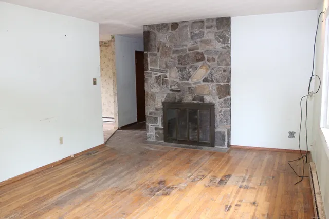 $290,000 | 65 Wellswood Road, Hebron, CT 06231