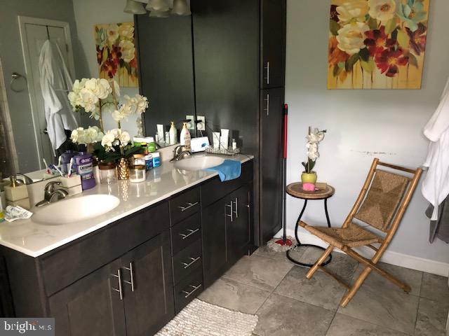 1070 Shelbourne Road Reading, PA 19606 - Photo 19 of 35 Powder Room