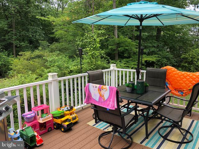 1070 Shelbourne Road Reading, PA 19606 - Photo 5 of 35 Entry