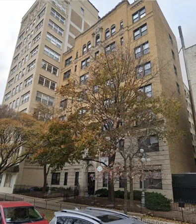 $1,050 | 6165 North Winthrop Avenue, Unit 211, Chicago, IL 60660