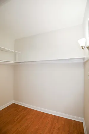 $1,050 | 6165 North Winthrop Avenue, Unit 211, Chicago, IL 60660