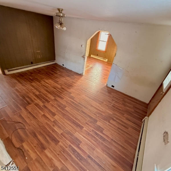 2720 River Road Phillipsburg, NJ 08865 - Photo 11 of 15 a view of empty room with wooden floor