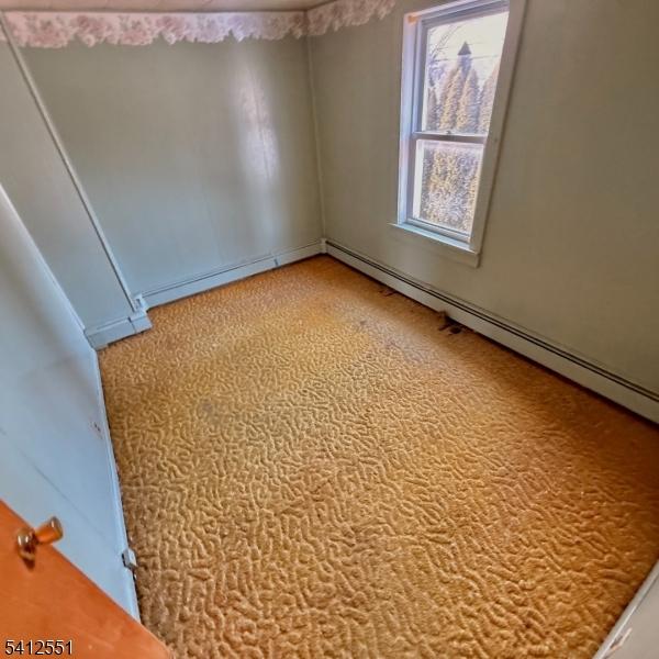 2720 River Road Phillipsburg, NJ 08865 - Photo 15 of 15 a view of empty room with window