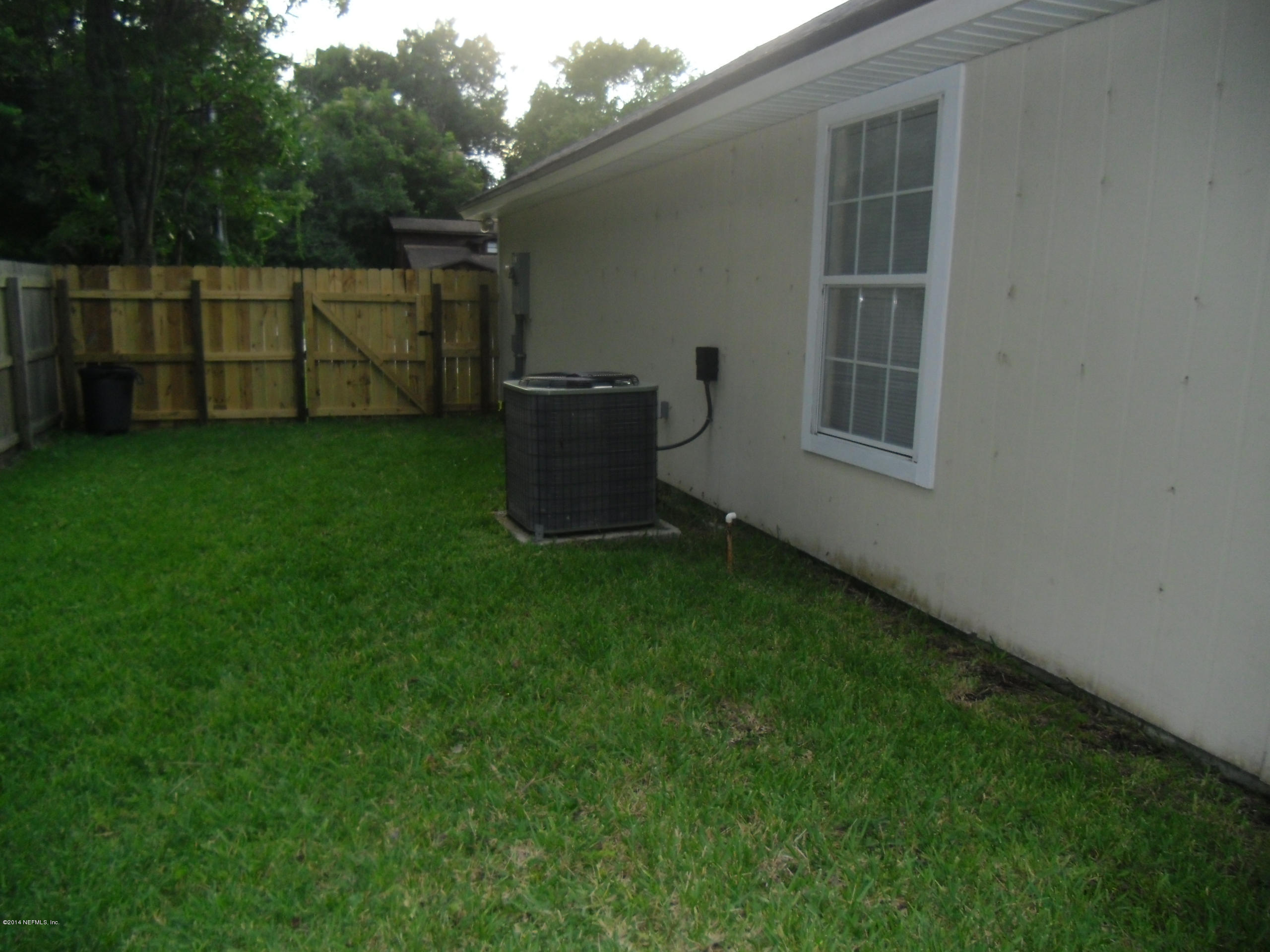 4221 Spring Park Road Jacksonville, FL 32207 - Photo 54 of 56 a view of a backyard