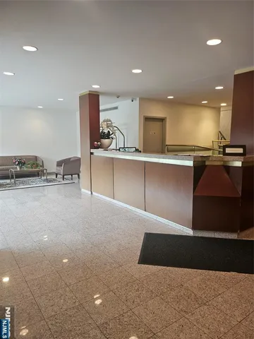 $139,900 | 2185 Lemoine Avenue, Unit 3C, Fort Lee, NJ 07024