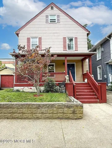 a front view of house with yard