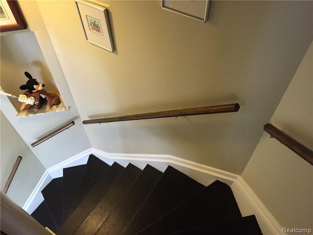 1580 Oxford Road Grosse Pointe, MI 48236 - Photo 23 of 23 Staircase 2.JPG