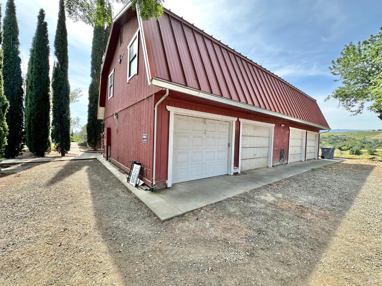 8551 Windy Ridge Trail Winters, CA 95694 - Photo 34 of 51 4 car garage with ADU above it.