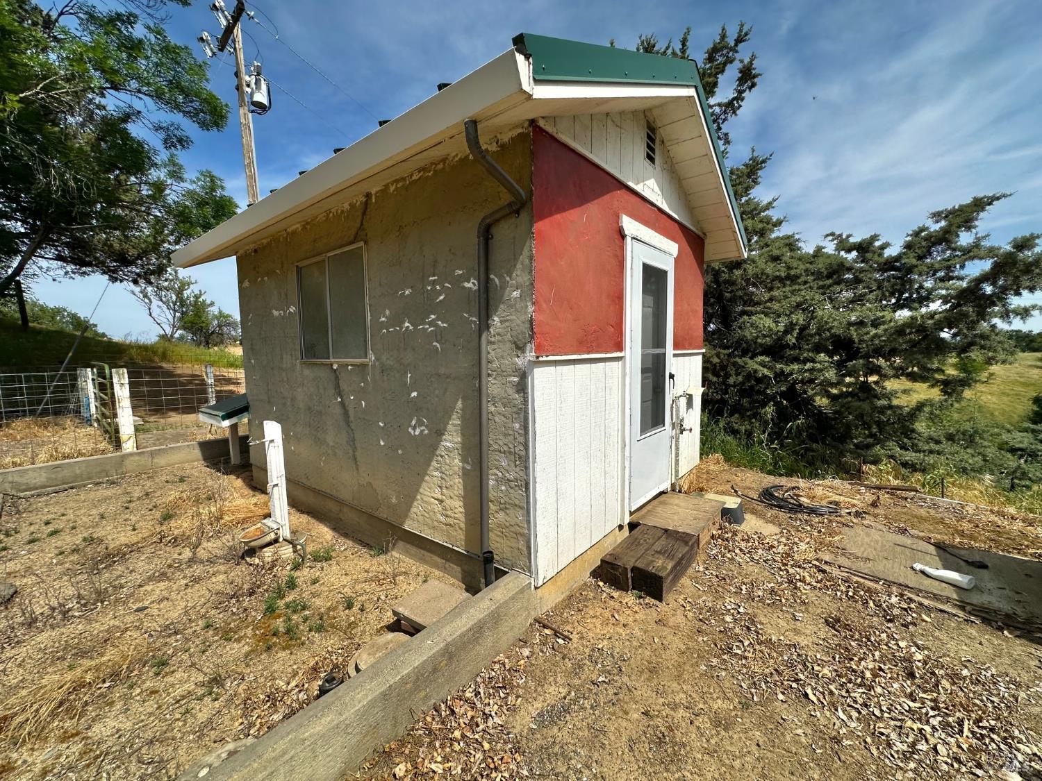 8551 Windy Ridge Trail Winters, CA 95694 - Photo 49 of 51 chicken coop