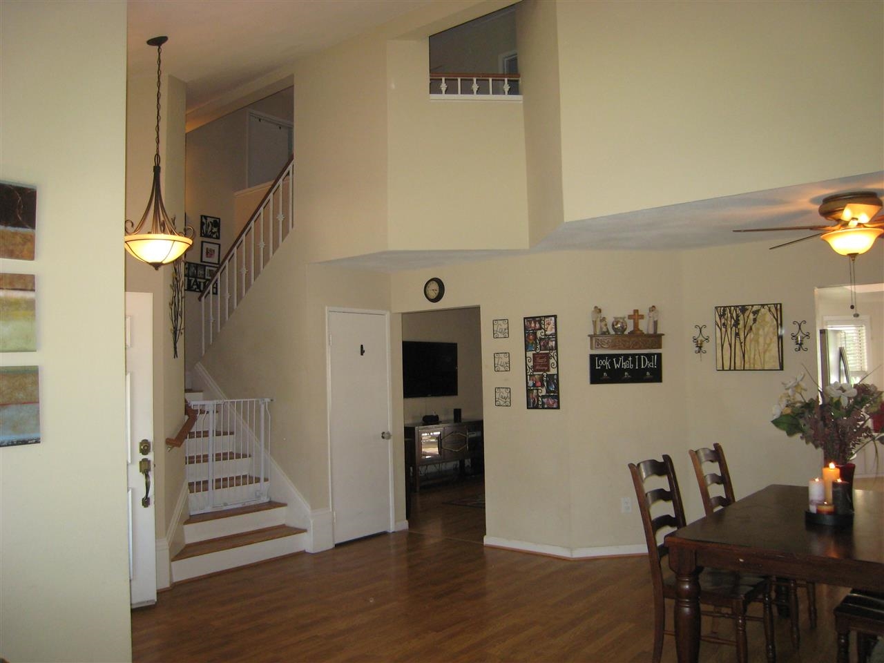 1418 Henshaw Road Oceanside, CA 92056 - Photo 3 of 25 Spacious Great Room with Vaulted Ceilings