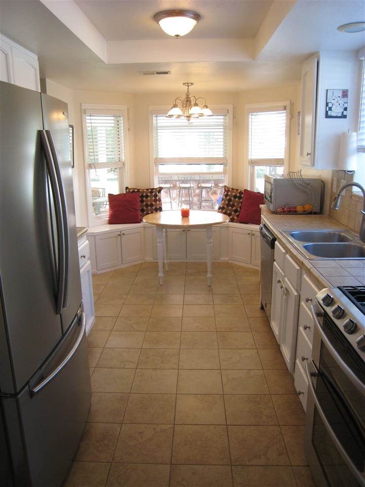 1418 Henshaw Road Oceanside, CA 92056 - Photo 6 of 25
