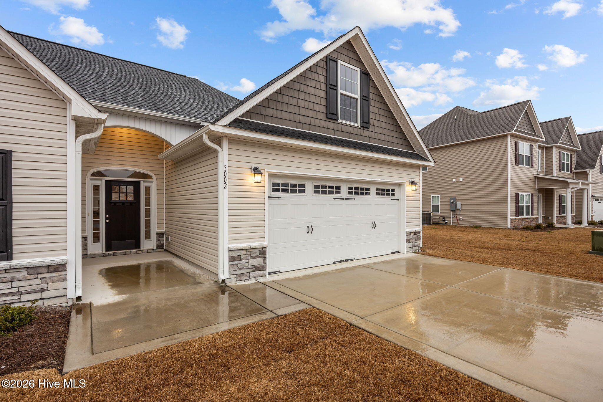 3002 Sharpnose Street New Bern, NC 28562 - Photo 34 of 53 Front enterance and garage