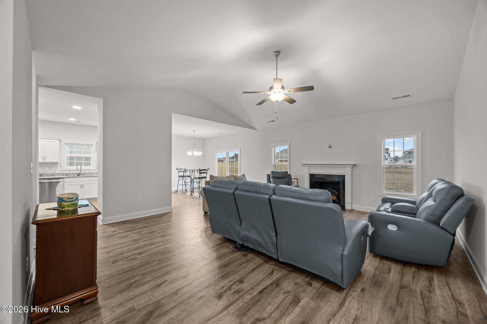 3002 Sharpnose Street New Bern, NC 28562 - Photo 4 of 53 Living area - 18' x 21'.