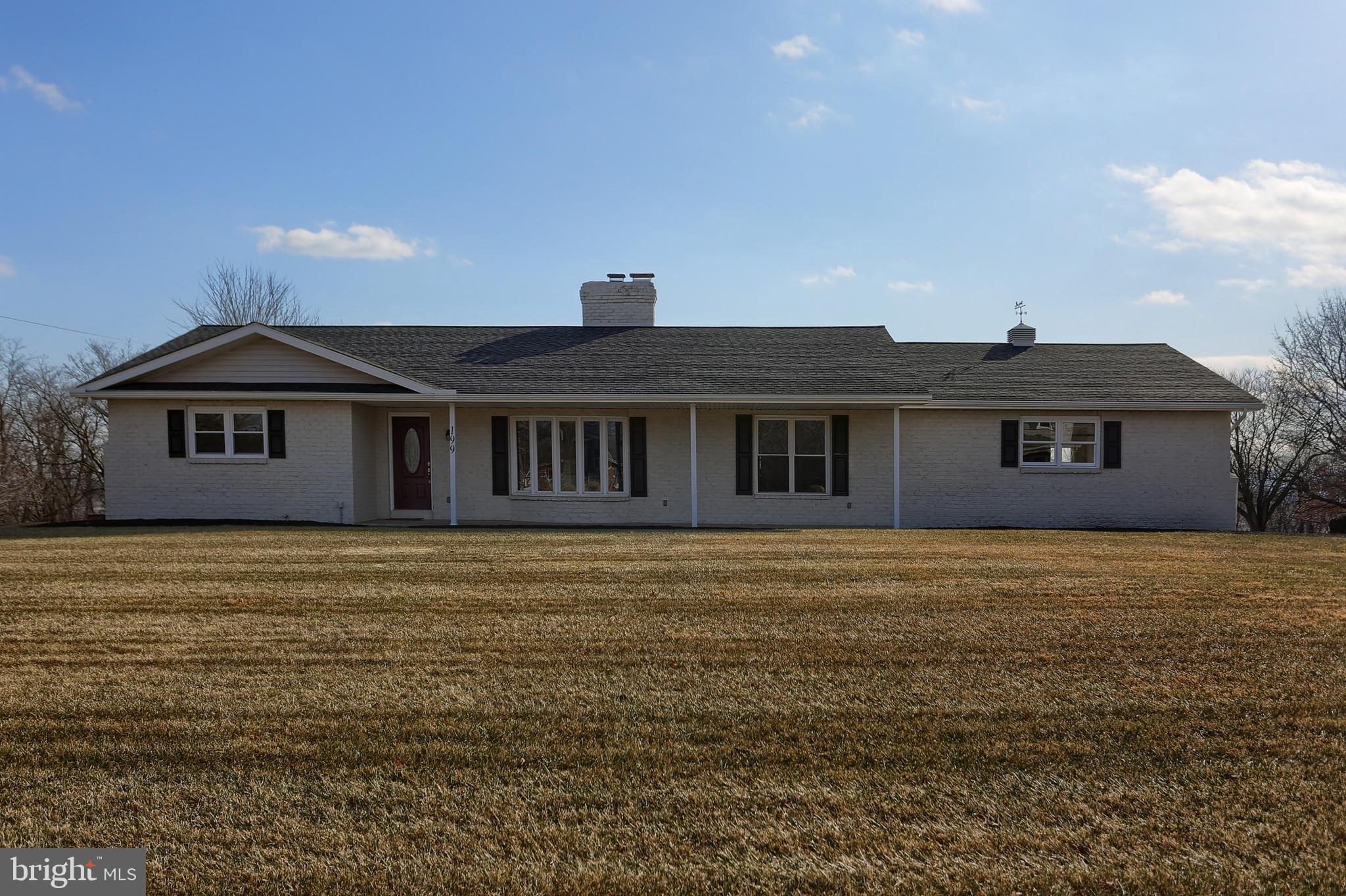 199 Ridge Hill Road Mechanicsburg, PA 17050 - Photo 1 of 36 Large Front yard