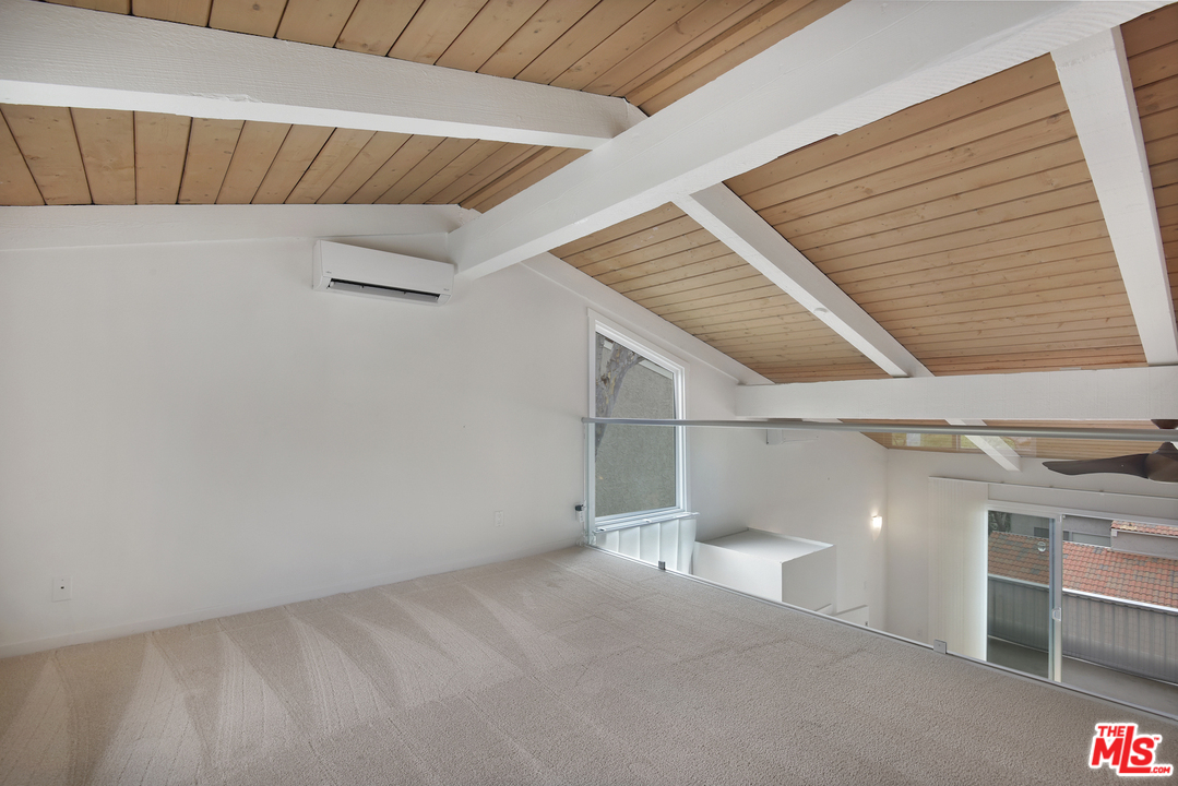 28210 Rey De Copas Lane Malibu, CA 90265 - Photo 11 of 28