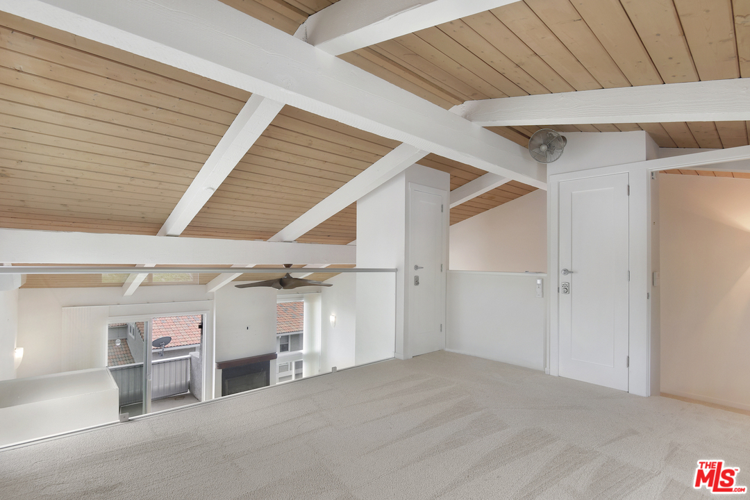 28210 Rey De Copas Lane Malibu, CA 90265 - Photo 12 of 28