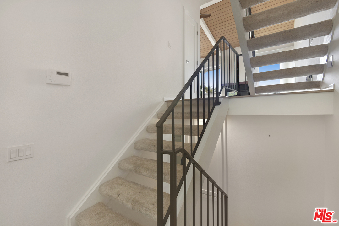 28210 Rey De Copas Lane Malibu, CA 90265 - Photo 15 of 28