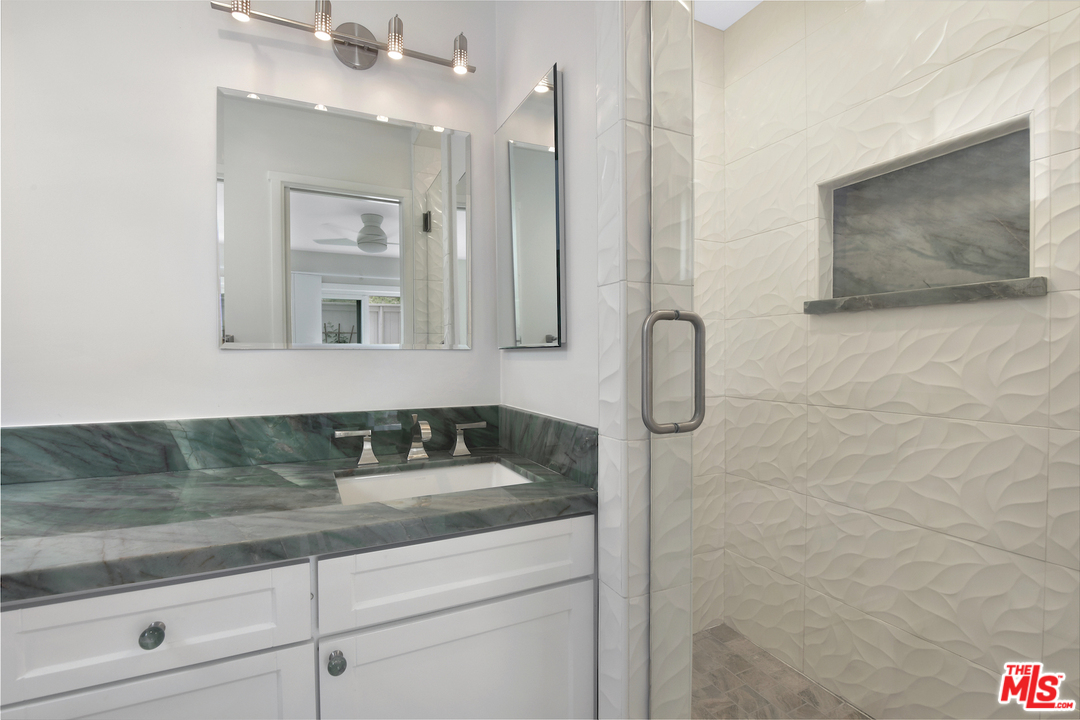 28210 Rey De Copas Lane Malibu, CA 90265 - Photo 23 of 28