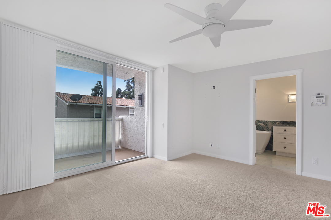 28210 Rey De Copas Lane Malibu, CA 90265 - Photo 24 of 28