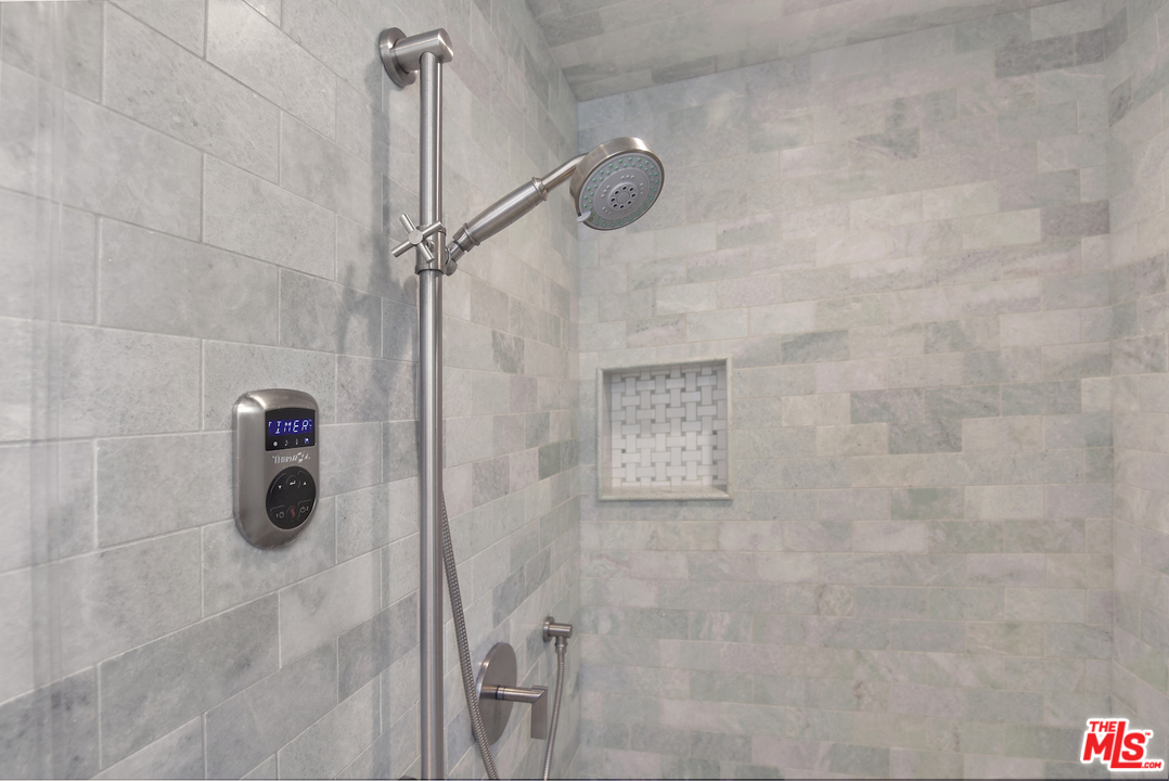 28210 Rey De Copas Lane Malibu, CA 90265 - Photo 25 of 28