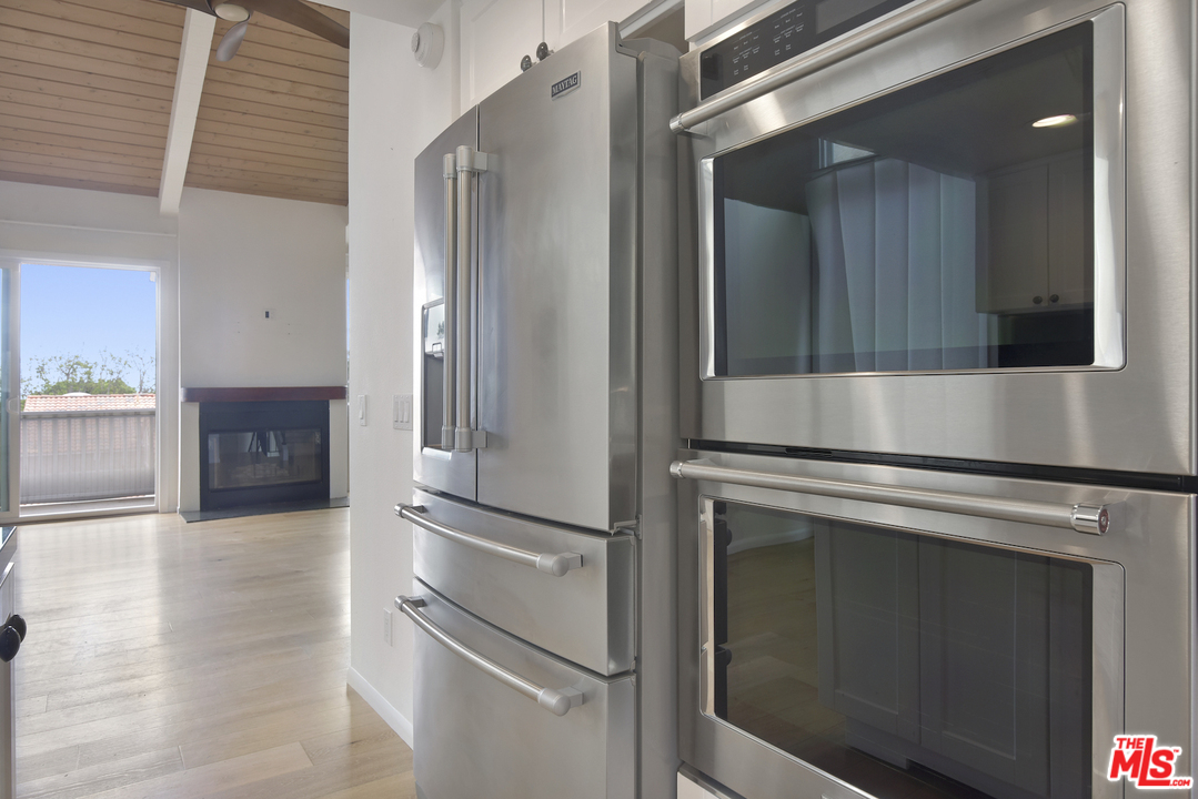 28210 Rey De Copas Lane Malibu, CA 90265 - Photo 4 of 28