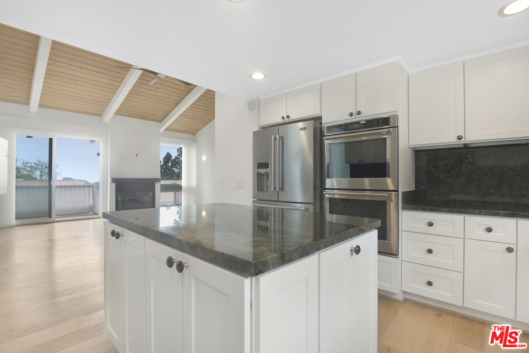 28210 Rey De Copas Lane Malibu, CA 90265 - Photo 6 of 28