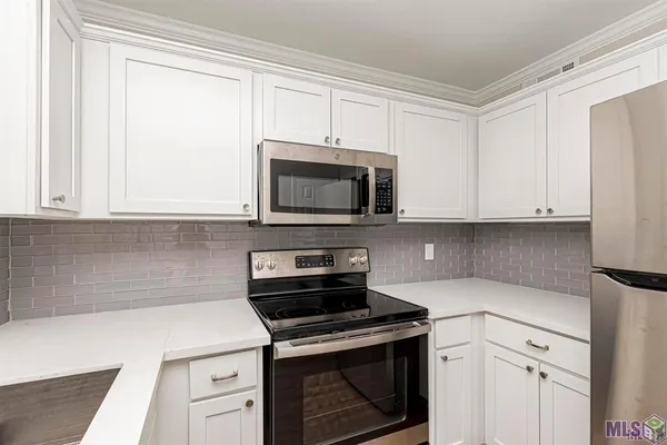 $1,450 | 9506 Jefferson Highway, Unit 27, St. George, LA 70809