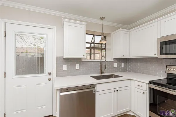 $1,450 | 9506 Jefferson Highway, Unit 27, St. George, LA 70809