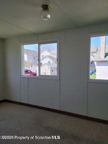 1007 Line Street Archbald, PA 18403 - Photo 4 of 10 Sunporch