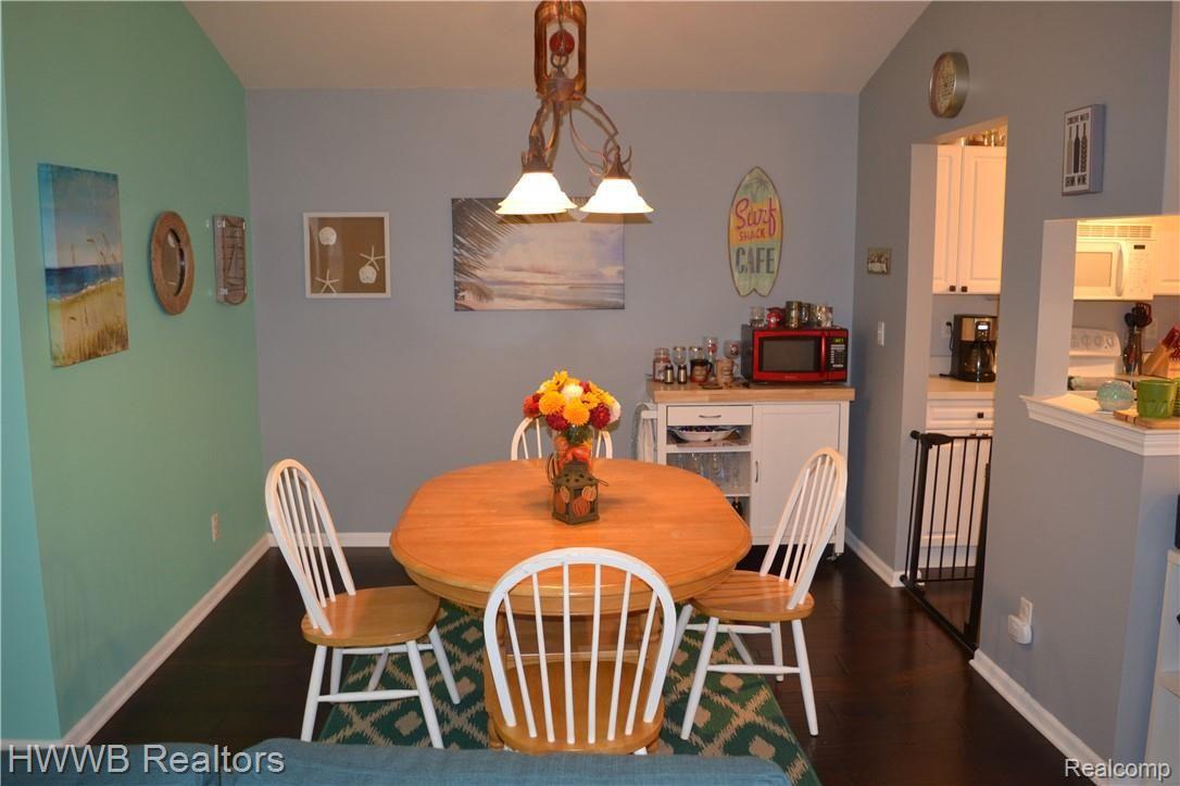 3517 Oakmonte Boulevard Rochester, MI 48306 - Photo 8 of 29 08 - Breakfast Room.JPG