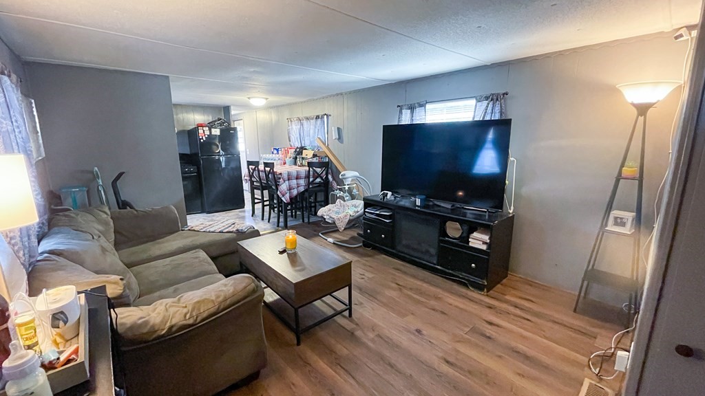 868 Southampton Road, Unit 59 Westfield, MA 01085 - Photo 3 of 10 Gallery Image 3