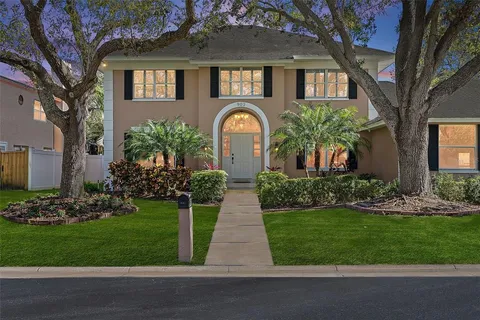 $1,140,000 | 902 Marco Drive Northeast, St. Petersburg, FL 33702